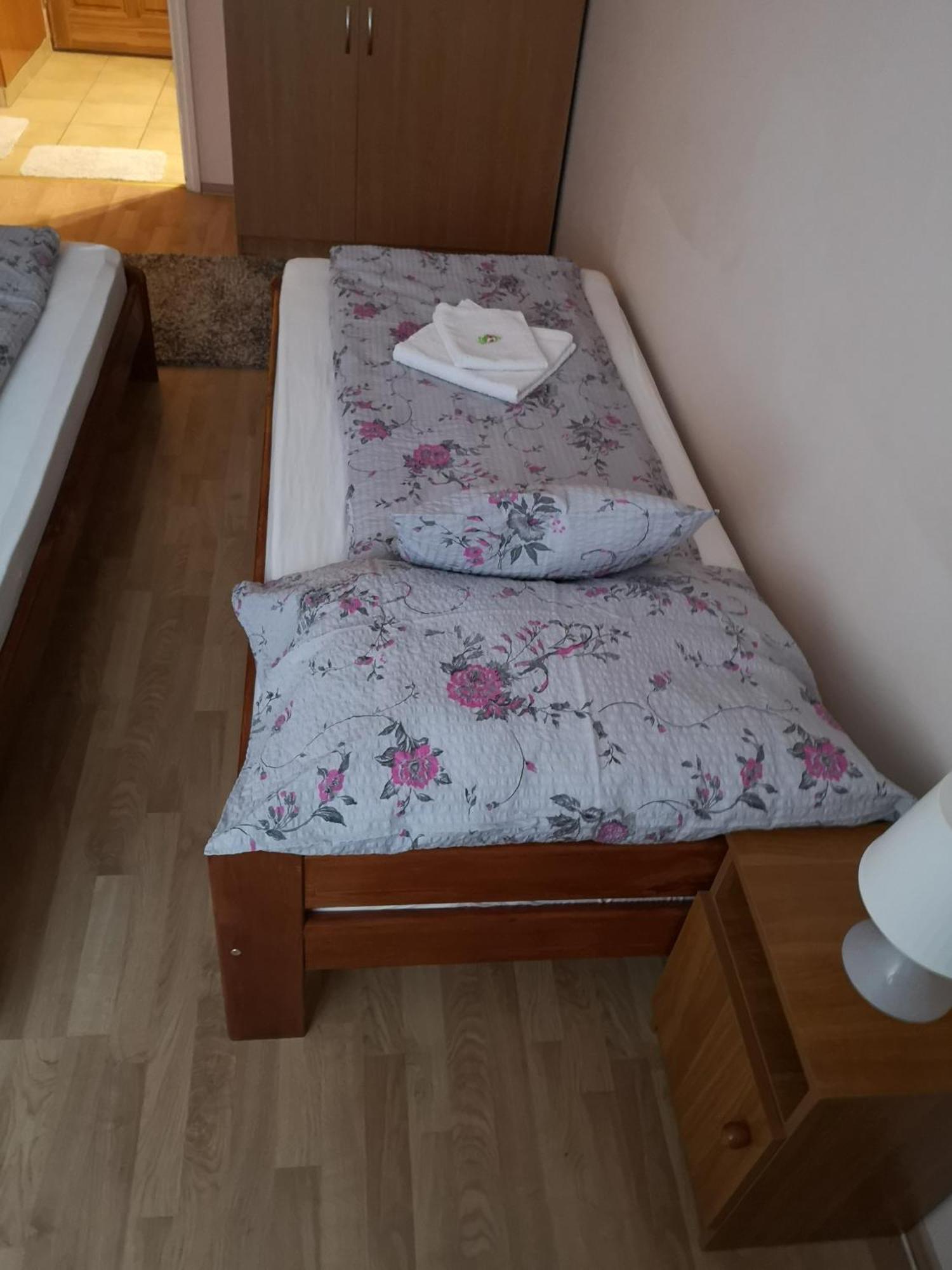 Natasa Apartman Orosháza Exterior foto