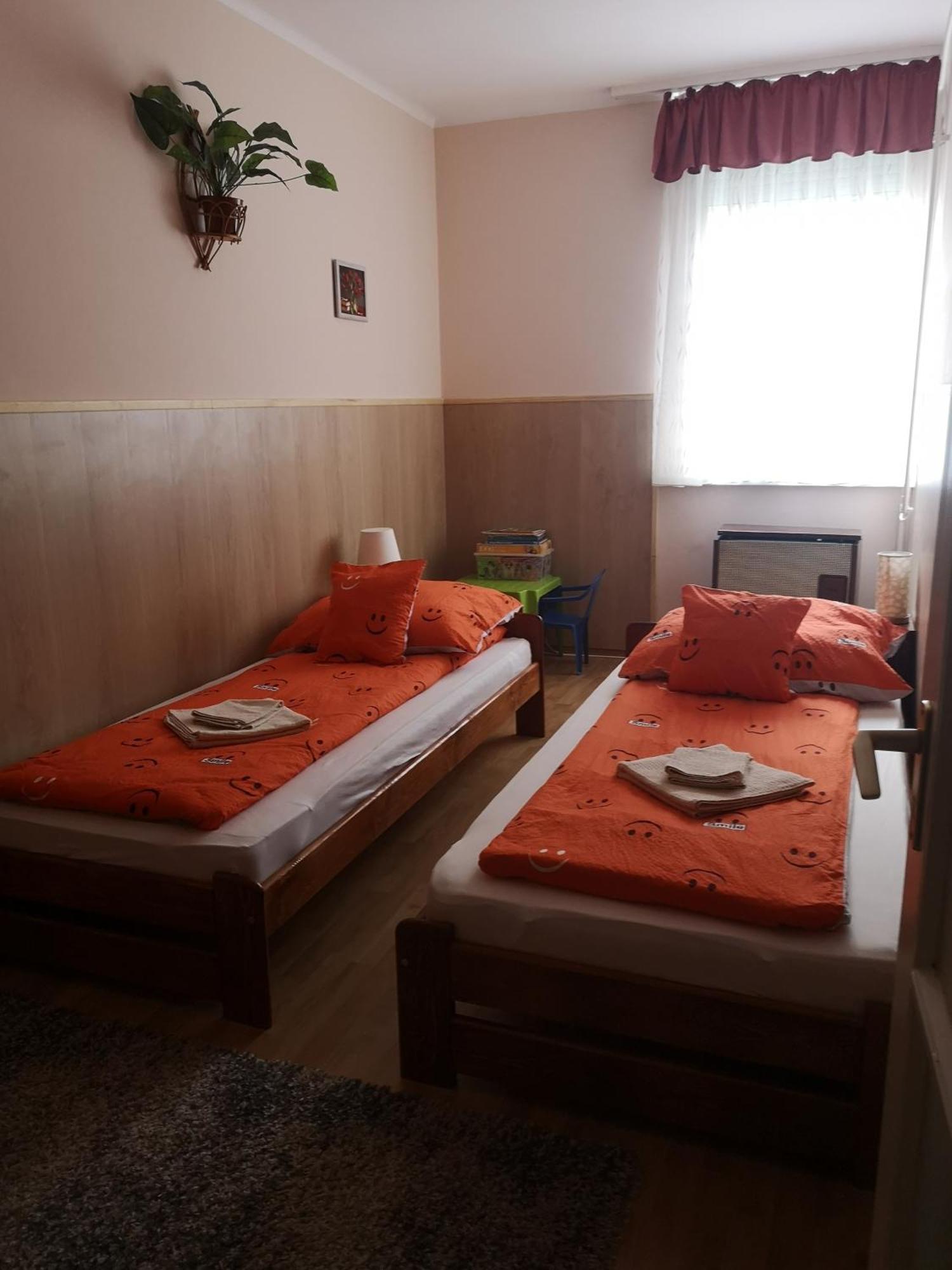 Natasa Apartman Orosháza Exterior foto